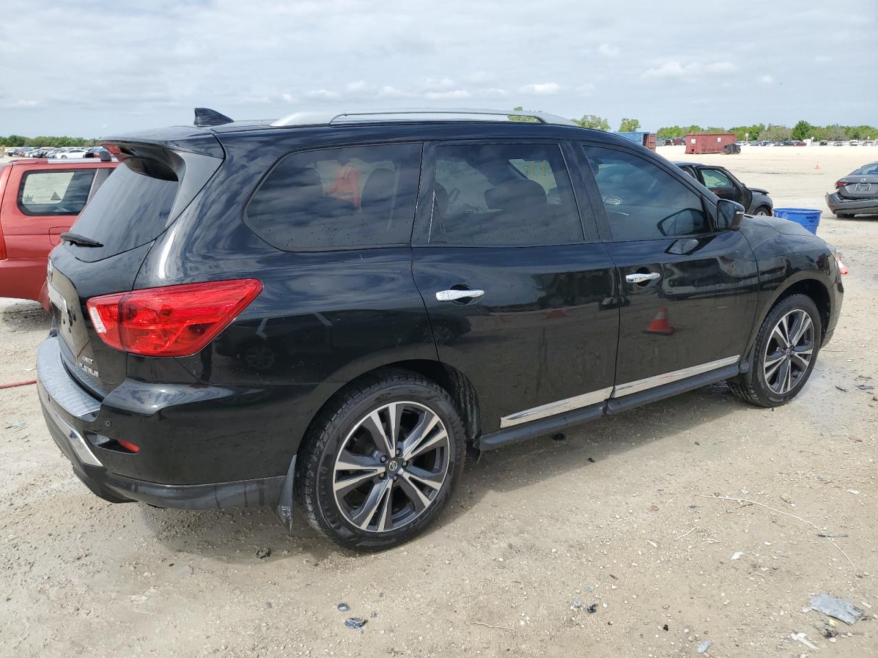 Автомобіль NISSAN PATHFINDER PLATINUM 2020 | GrandCar Автомобіль NISSAN PATHFINDER PLATINUM 2020 | GrandCar