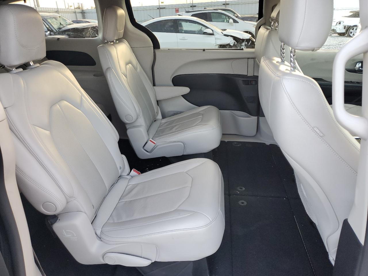 Автомобиль CHRYSLER PACIFICA TOURING L 2021 | GrandCar Автомобиль CHRYSLER PACIFICA TOURING L 2021 | GrandCar