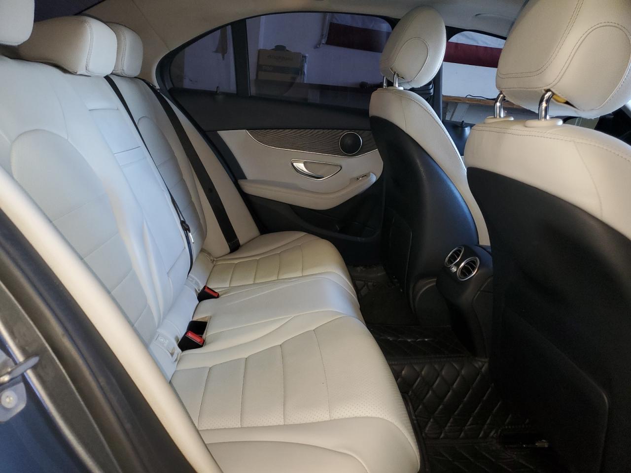 Автомобіль MERCEDES-BENZ C 300 2017 | GrandCar Автомобіль MERCEDES-BENZ C 300 2017 | GrandCar