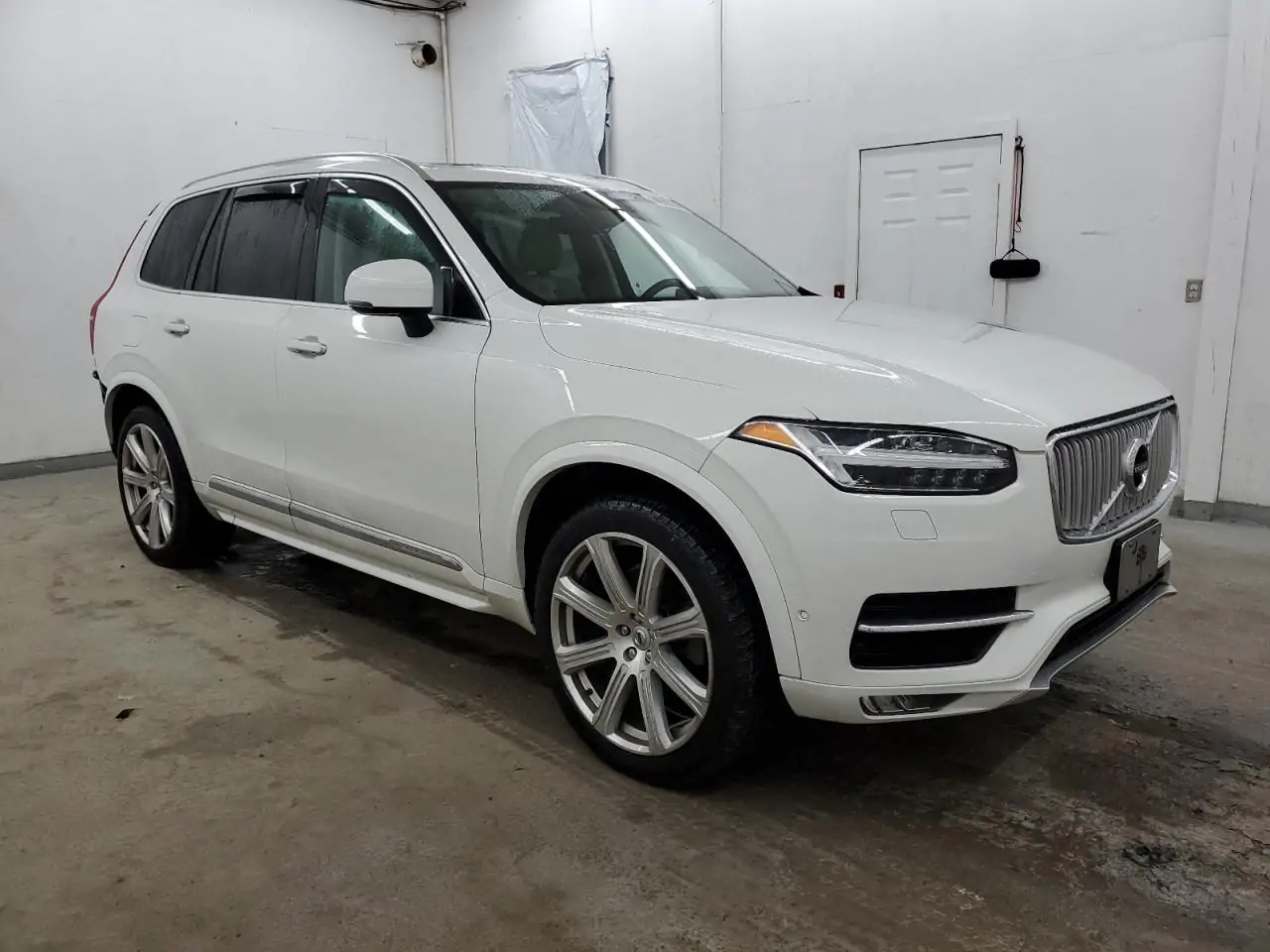 Автомобиль VOLVO XC90 T6 2016 | GrandCar