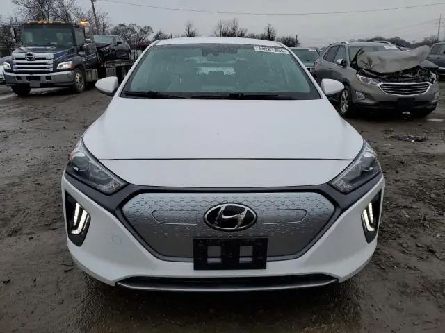 Автомобиль HYUNDAI IONIQ SE 2021 | GrandCar Автомобиль HYUNDAI IONIQ SE 2021 | GrandCar