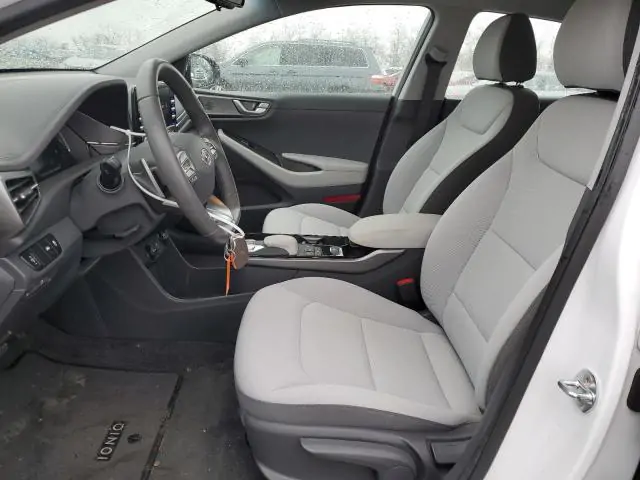 Автомобиль HYUNDAI IONIQ SE 2021 | GrandCar Автомобиль HYUNDAI IONIQ SE 2021 | GrandCar
