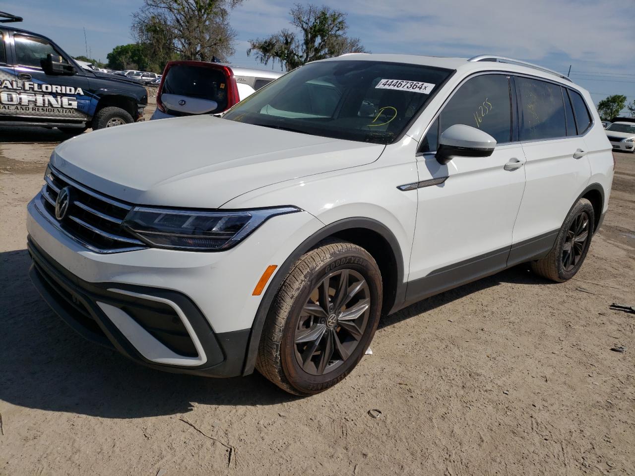 Автомобиль VOLKSWAGEN TIGUAN SE 2022 | GrandCar