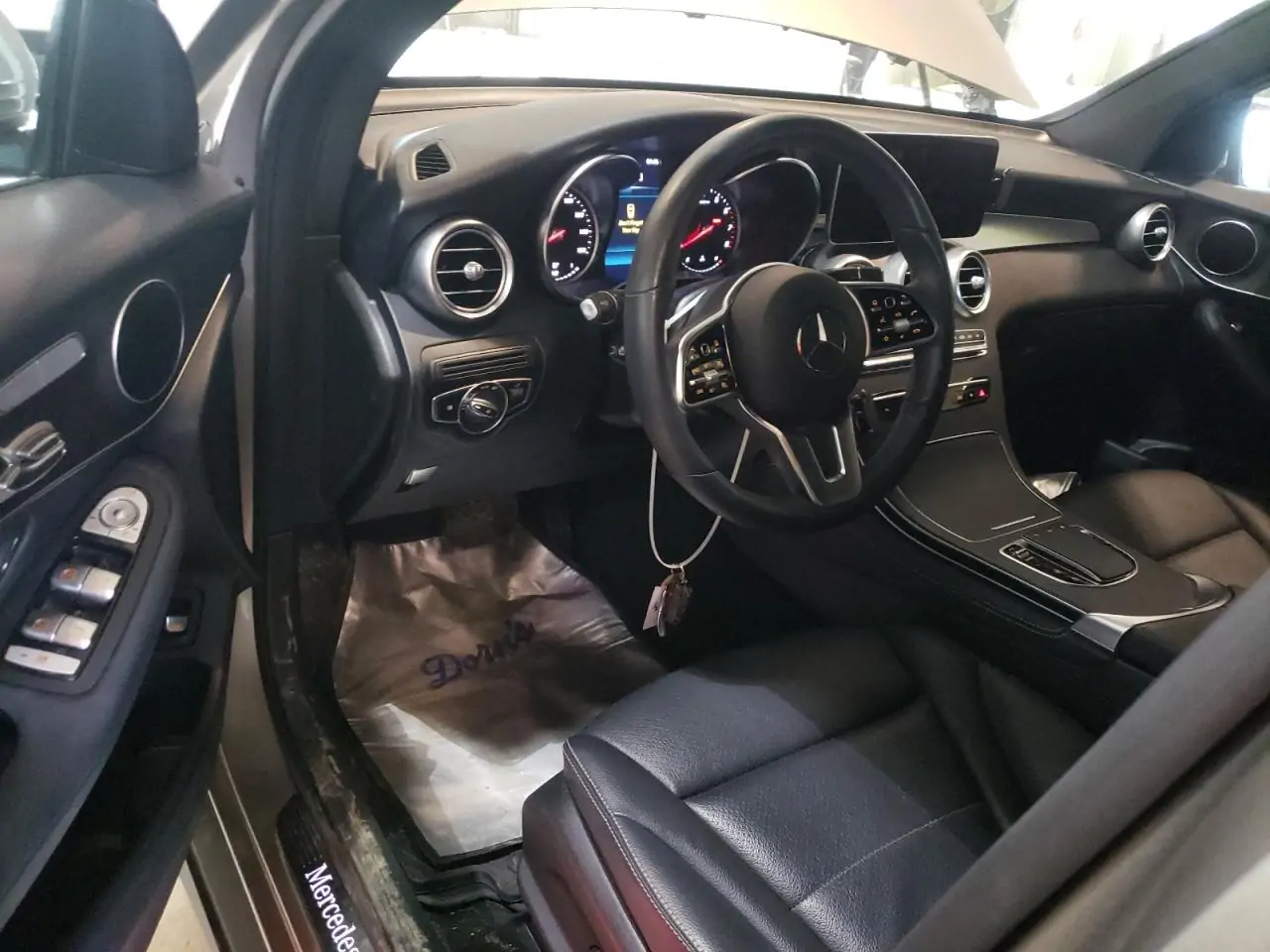Автомобіль MERCEDES-BENZ GLC 300 4MATIC 2020 | GrandCar Автомобіль MERCEDES-BENZ GLC 300 4MATIC 2020 | GrandCar