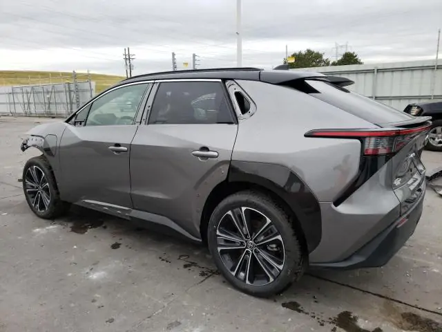 Автомобиль TOYOTA BZ4X XLE 2023 | GrandCar Автомобиль TOYOTA BZ4X XLE 2023 | GrandCar