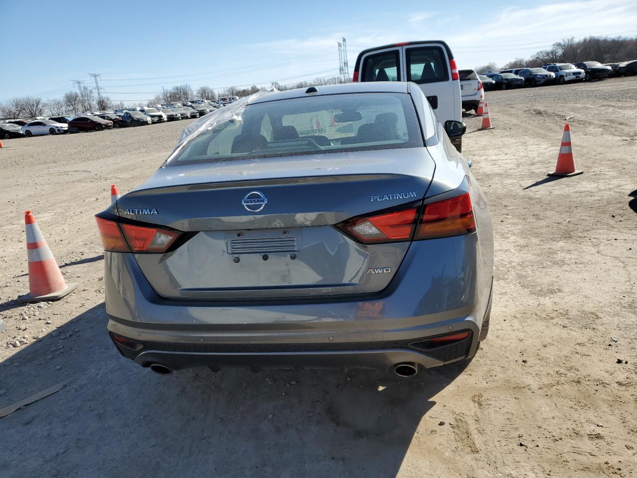 Автомобиль NISSAN ALTIMA PLATINUM 2020 | GrandCar Автомобиль NISSAN ALTIMA PLATINUM 2020 | GrandCar