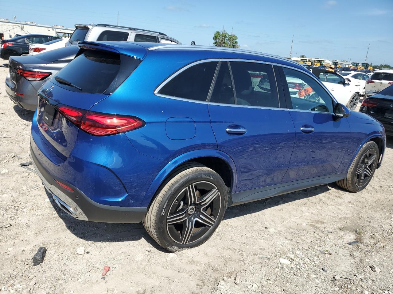 Автомобиль MERCEDES-BENZ GLC 300 2023 | GrandCar Автомобиль MERCEDES-BENZ GLC 300 2023 | GrandCar