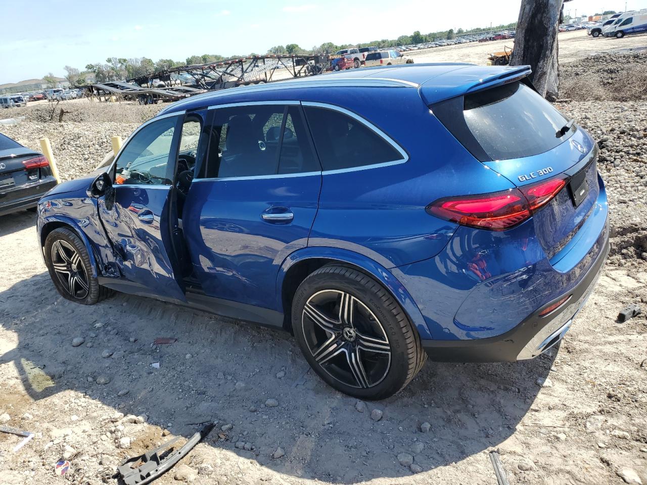 Автомобиль MERCEDES-BENZ GLC 300 2023 | GrandCar Автомобиль MERCEDES-BENZ GLC 300 2023 | GrandCar