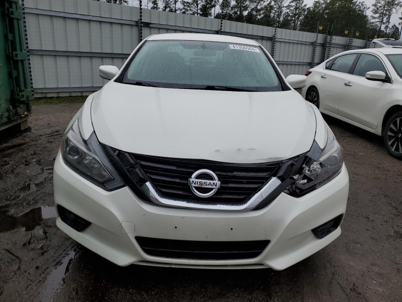 Автомобіль NISSAN ALTIMA SR 2018 | GrandCar Автомобіль NISSAN ALTIMA SR 2018 | GrandCar