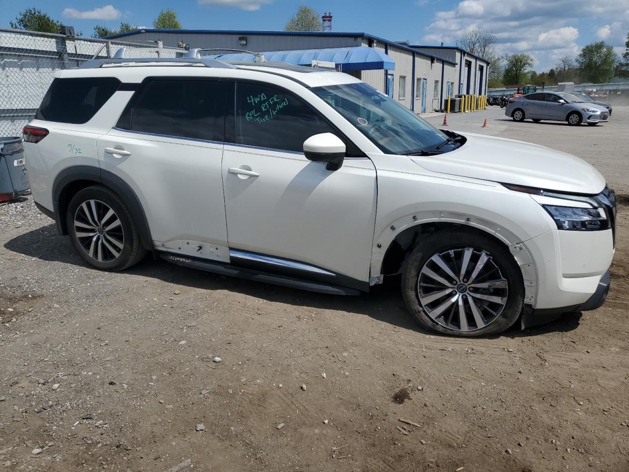Автомобіль NISSAN PATHFINDER PLATINUM 2023 | GrandCar Автомобіль NISSAN PATHFINDER PLATINUM 2023 | GrandCar