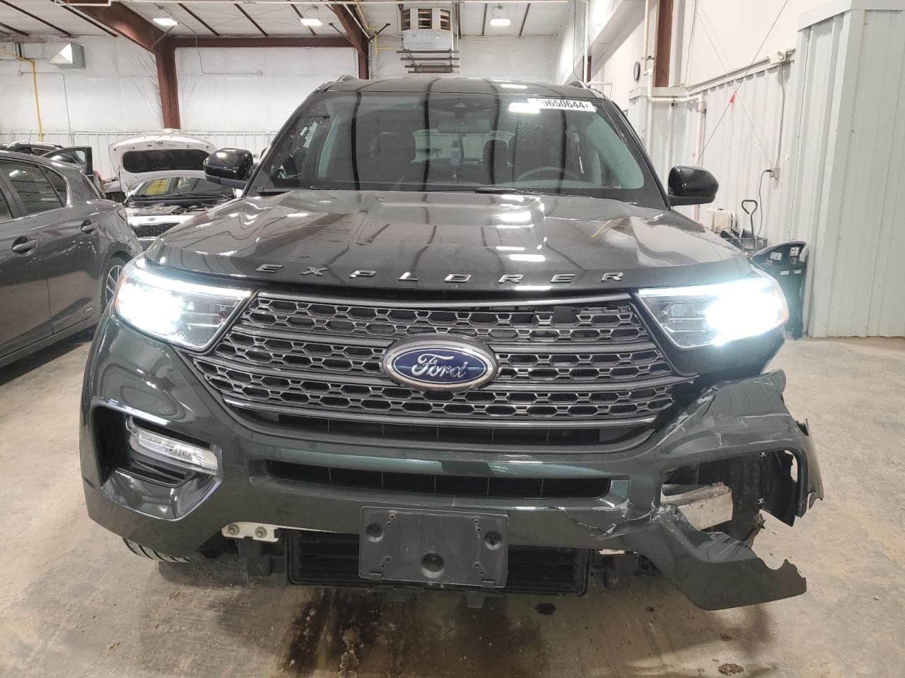 Автомобіль FORD EXPLORER XLT 2022 | GrandCar Автомобіль FORD EXPLORER XLT 2022 | GrandCar