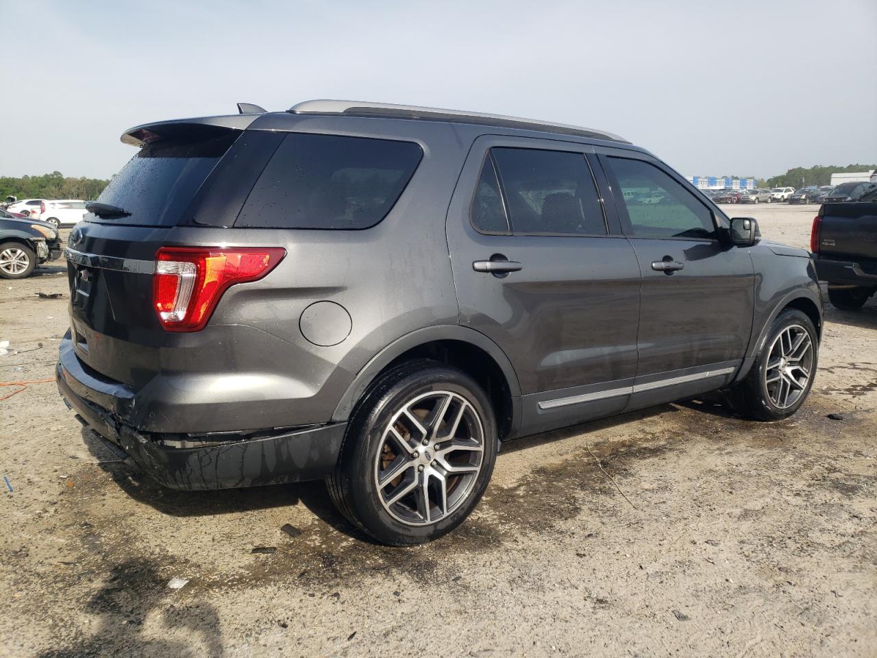Автомобіль FORD EXPLORER XLT 2017 | GrandCar Автомобіль FORD EXPLORER XLT 2017 | GrandCar