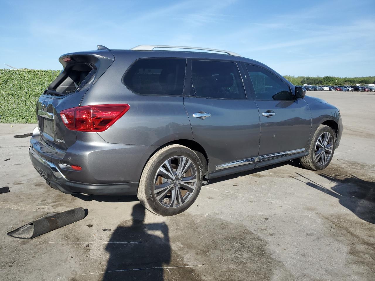 Автомобиль NISSAN PATHFINDER PLATINUM 2020 | GrandCar Автомобиль NISSAN PATHFINDER PLATINUM 2020 | GrandCar