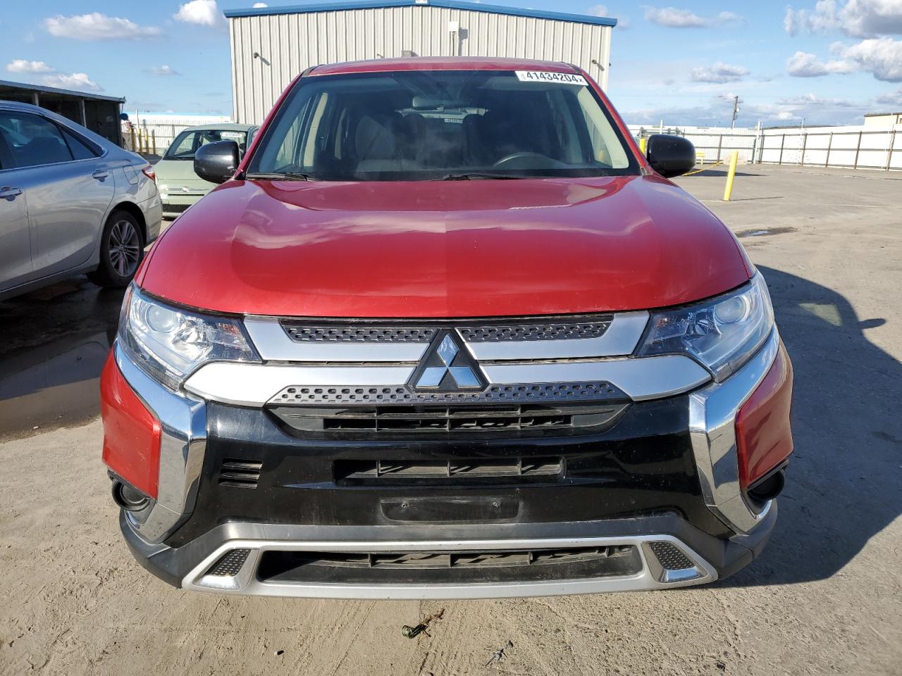 Автомобіль MITSUBISHI OUTLANDER ES 2019 | GrandCar Автомобіль MITSUBISHI OUTLANDER ES 2019 | GrandCar