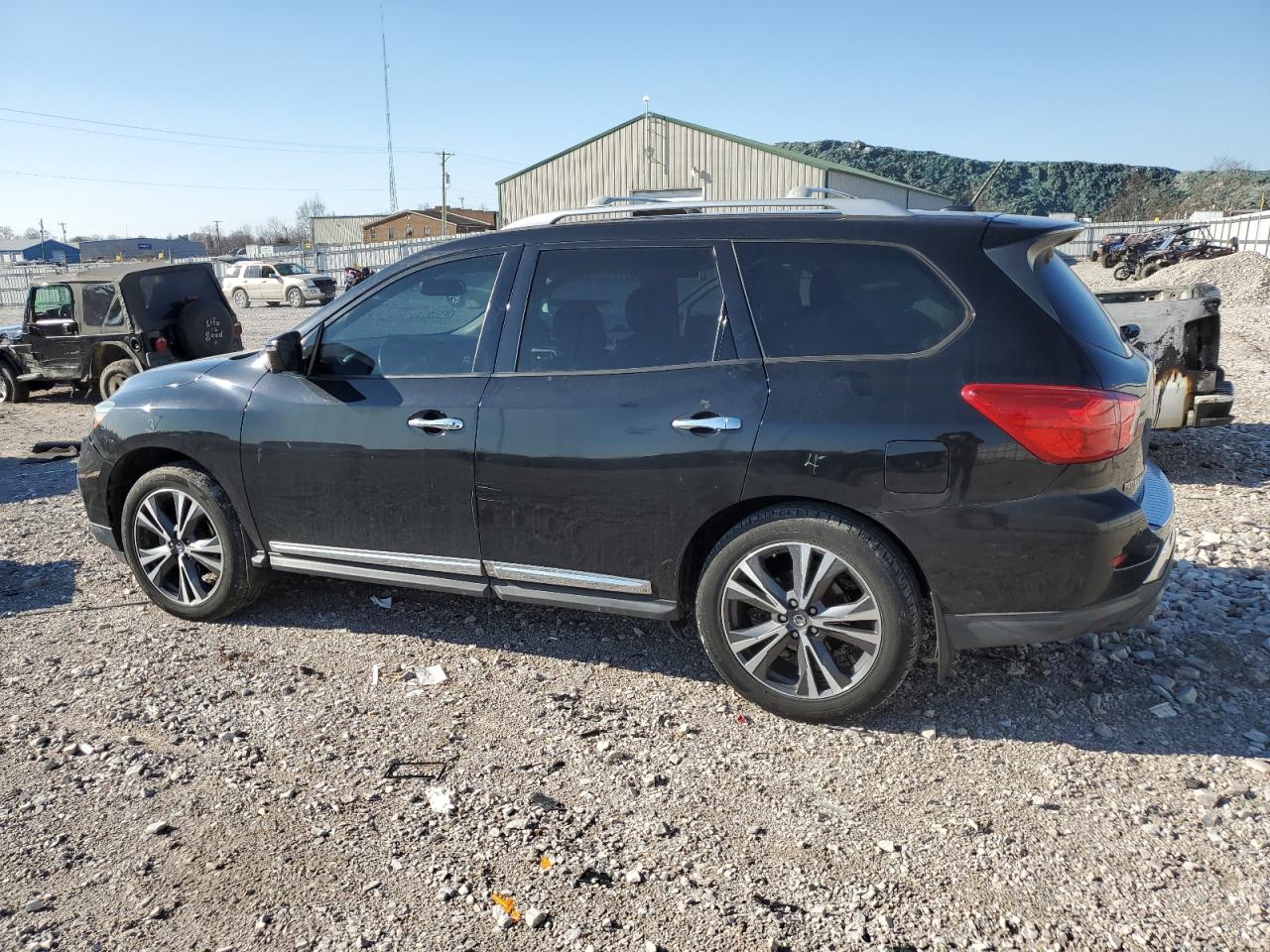 Автомобиль NISSAN PATHFINDER PLATINUM 2017 | GrandCar Автомобиль NISSAN PATHFINDER PLATINUM 2017 | GrandCar