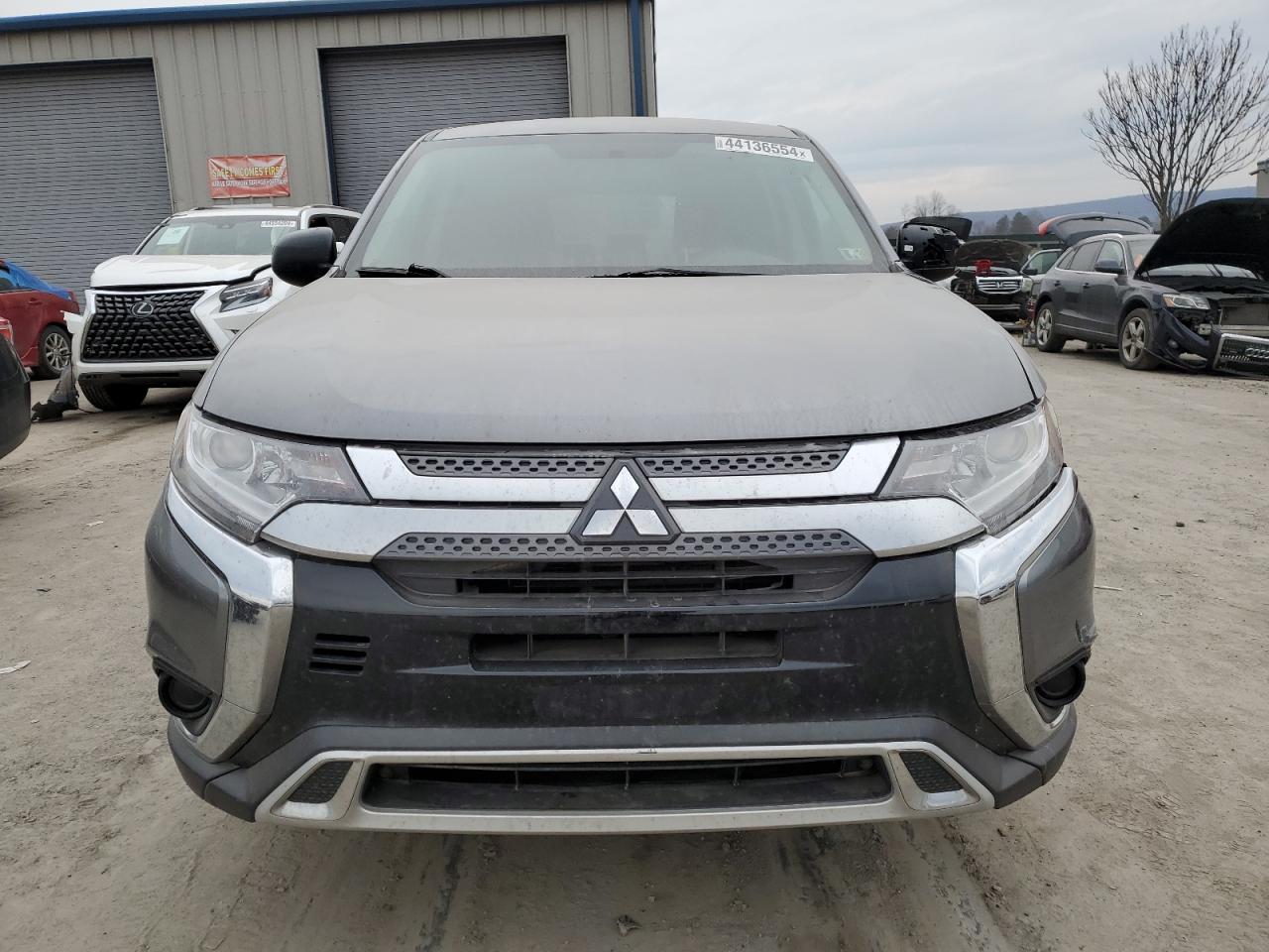Автомобіль MITSUBISHI OUTLANDER SE 2020 | GrandCar Автомобіль MITSUBISHI OUTLANDER SE 2020 | GrandCar