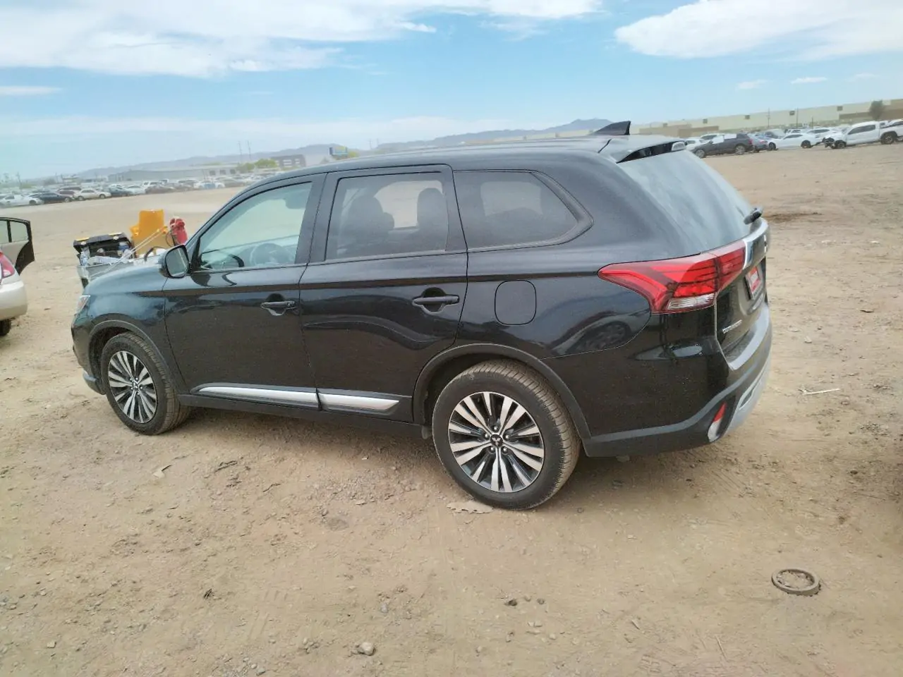 Автомобіль MITSUBISHI OUTLANDER SE 2020 | GrandCar Автомобіль MITSUBISHI OUTLANDER SE 2020 | GrandCar