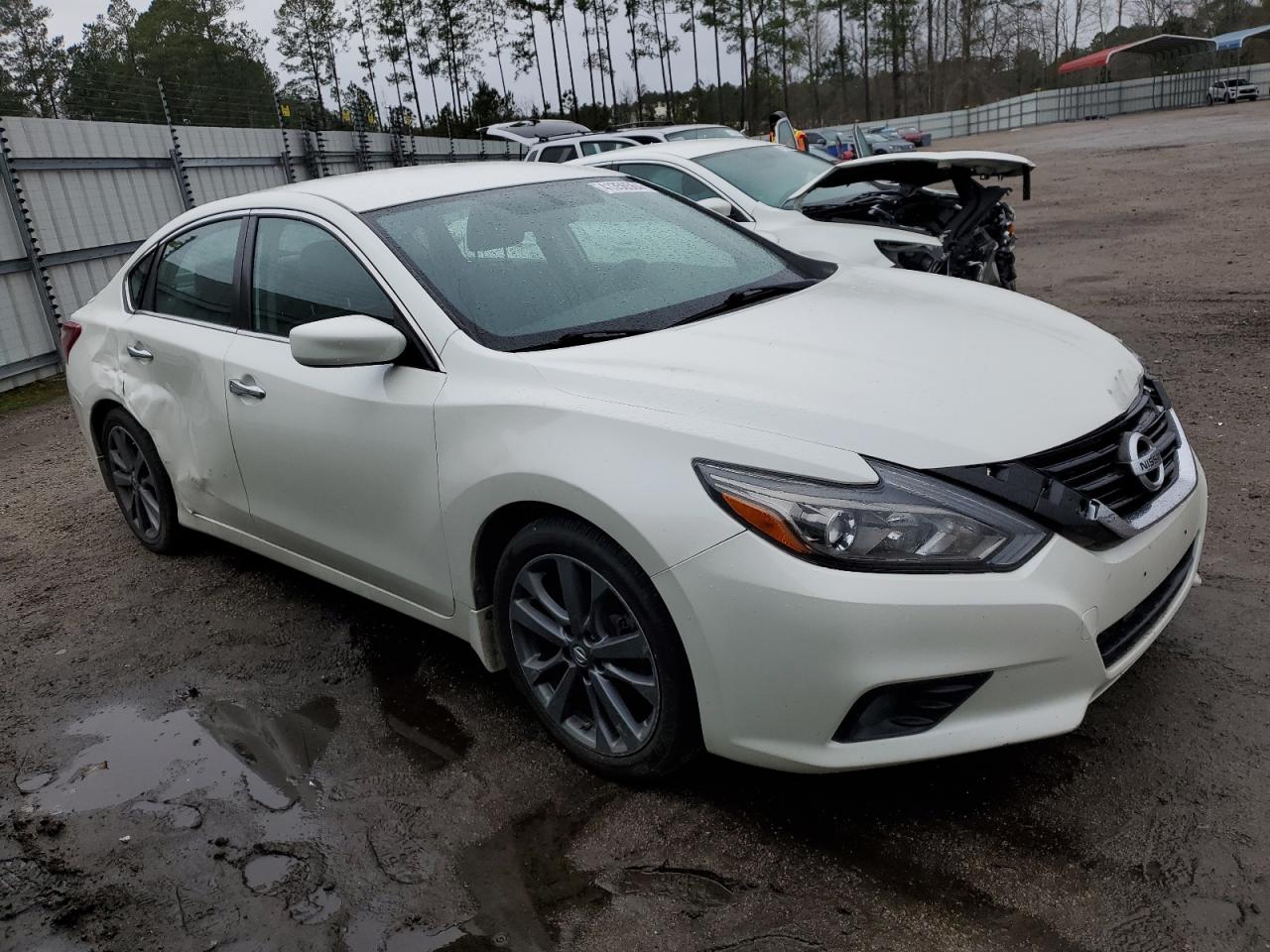 Автомобіль NISSAN ALTIMA SR 2018 | GrandCar Автомобіль NISSAN ALTIMA SR 2018 | GrandCar