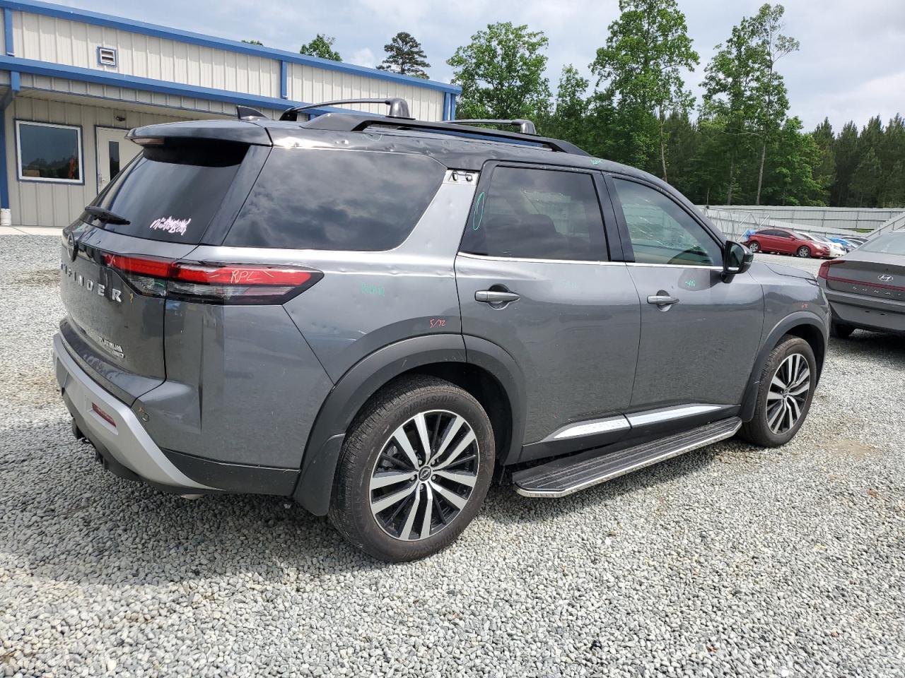 Автомобіль NISSAN PATHFINDER PLATINUM 2023 | GrandCar Автомобіль NISSAN PATHFINDER PLATINUM 2023 | GrandCar