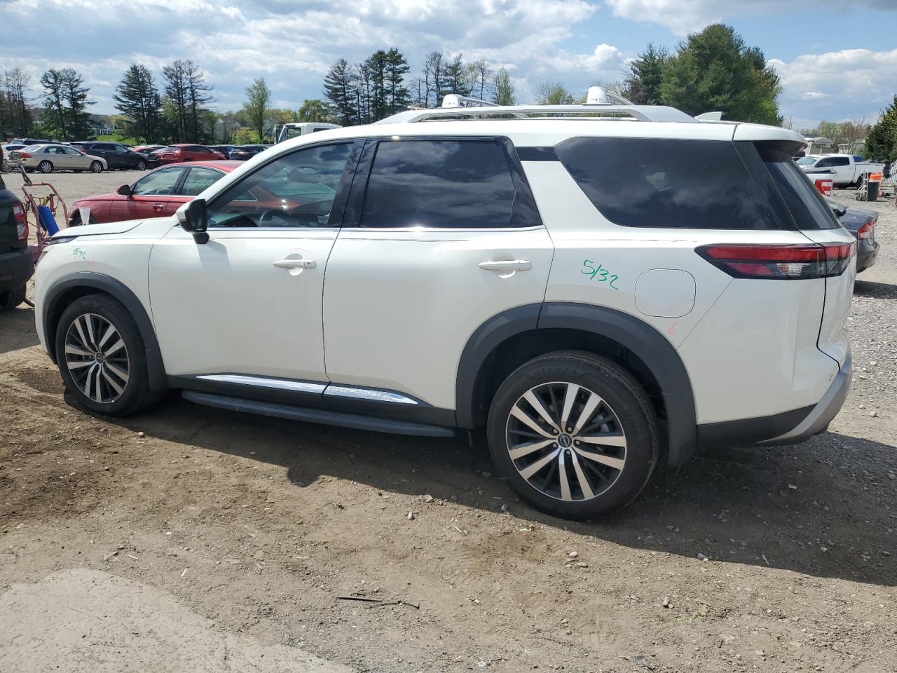 Автомобіль NISSAN PATHFINDER PLATINUM 2023 | GrandCar Автомобіль NISSAN PATHFINDER PLATINUM 2023 | GrandCar