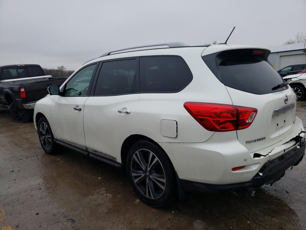 Автомобиль NISSAN PATHFINDER PLATINUM 2017 | GrandCar Автомобиль NISSAN PATHFINDER PLATINUM 2017 | GrandCar