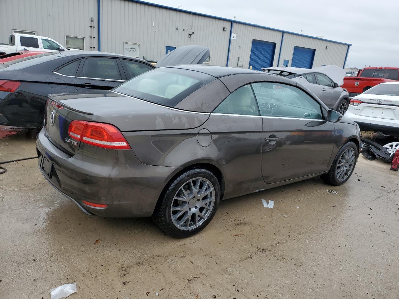 Автомобіль VOLKSWAGEN EOS KOMFORT 2016 | GrandCar Автомобіль VOLKSWAGEN EOS KOMFORT 2016 | GrandCar