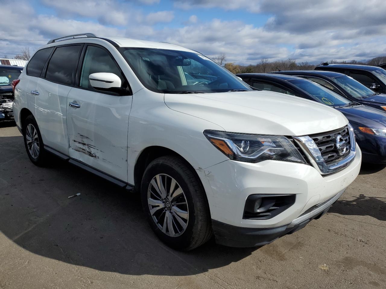 Автомобиль NISSAN PATHFINDER SV 2017 | GrandCar Автомобиль NISSAN PATHFINDER SV 2017 | GrandCar