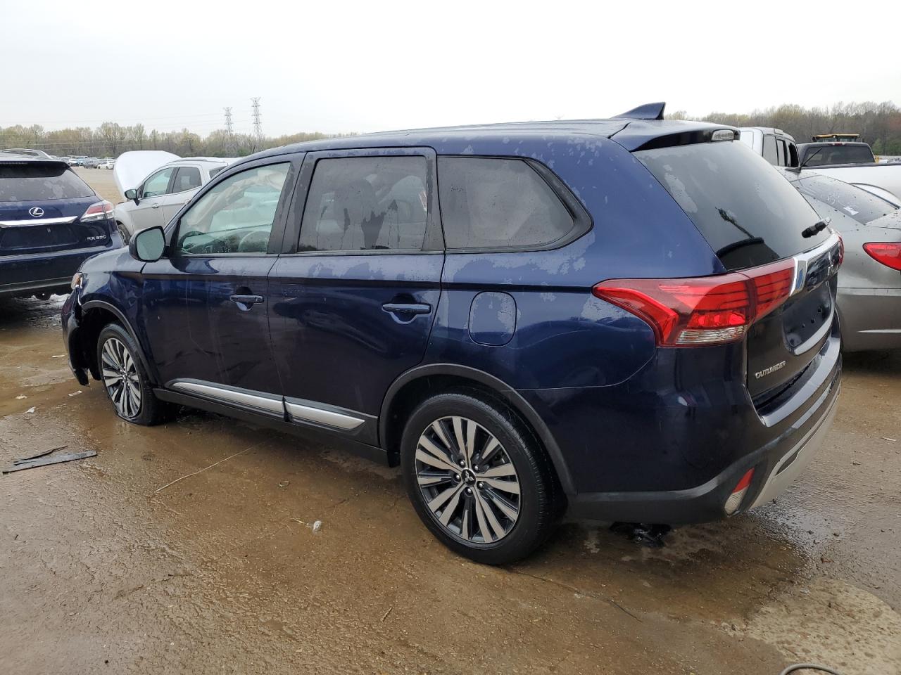 Автомобіль MITSUBISHI OUTLANDER ES 2020 | GrandCar Автомобіль MITSUBISHI OUTLANDER ES 2020 | GrandCar