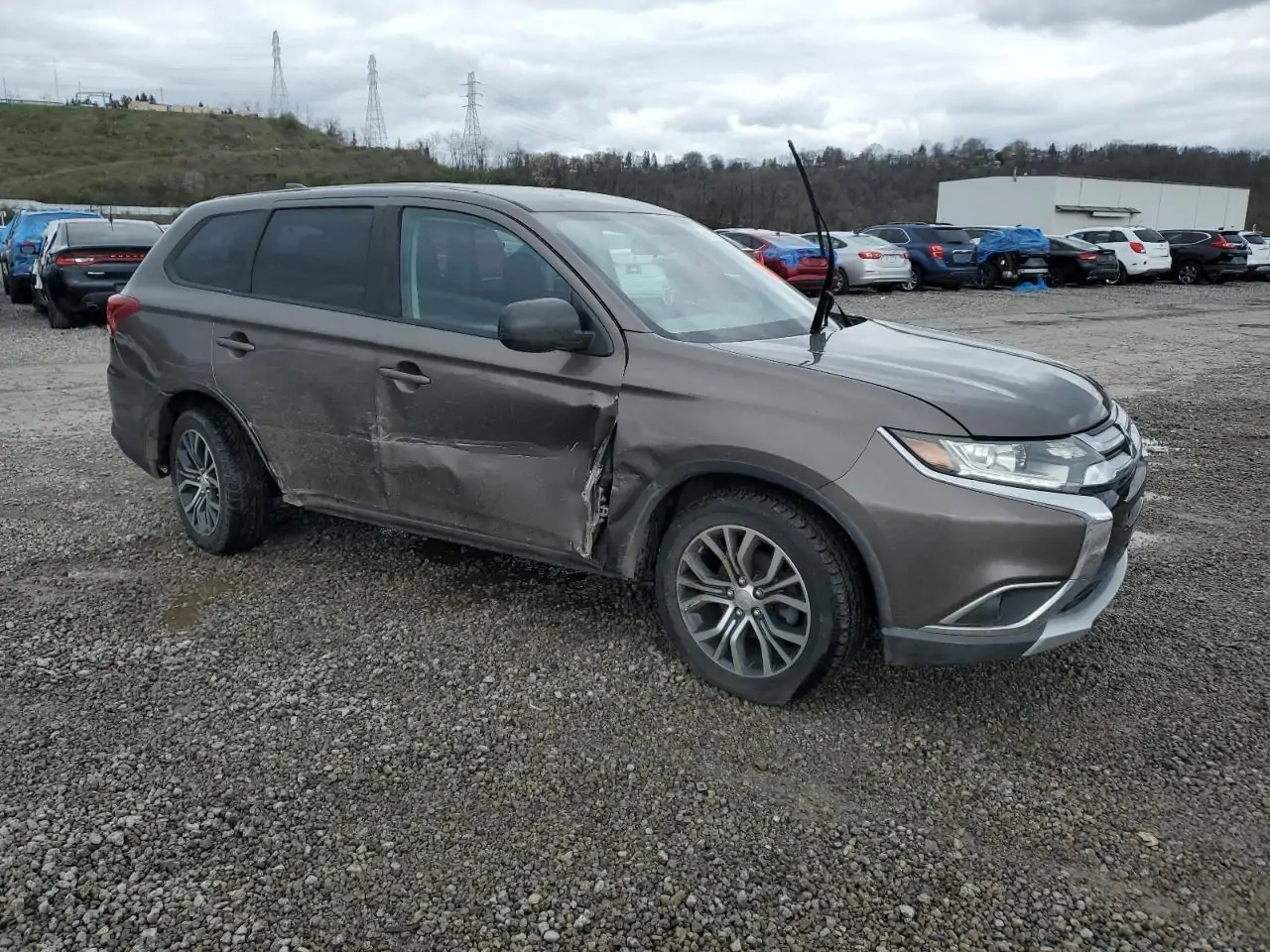 Автомобіль MITSUBISHI OUTLANDER ES 2017 | GrandCar Автомобіль MITSUBISHI OUTLANDER ES 2017 | GrandCar