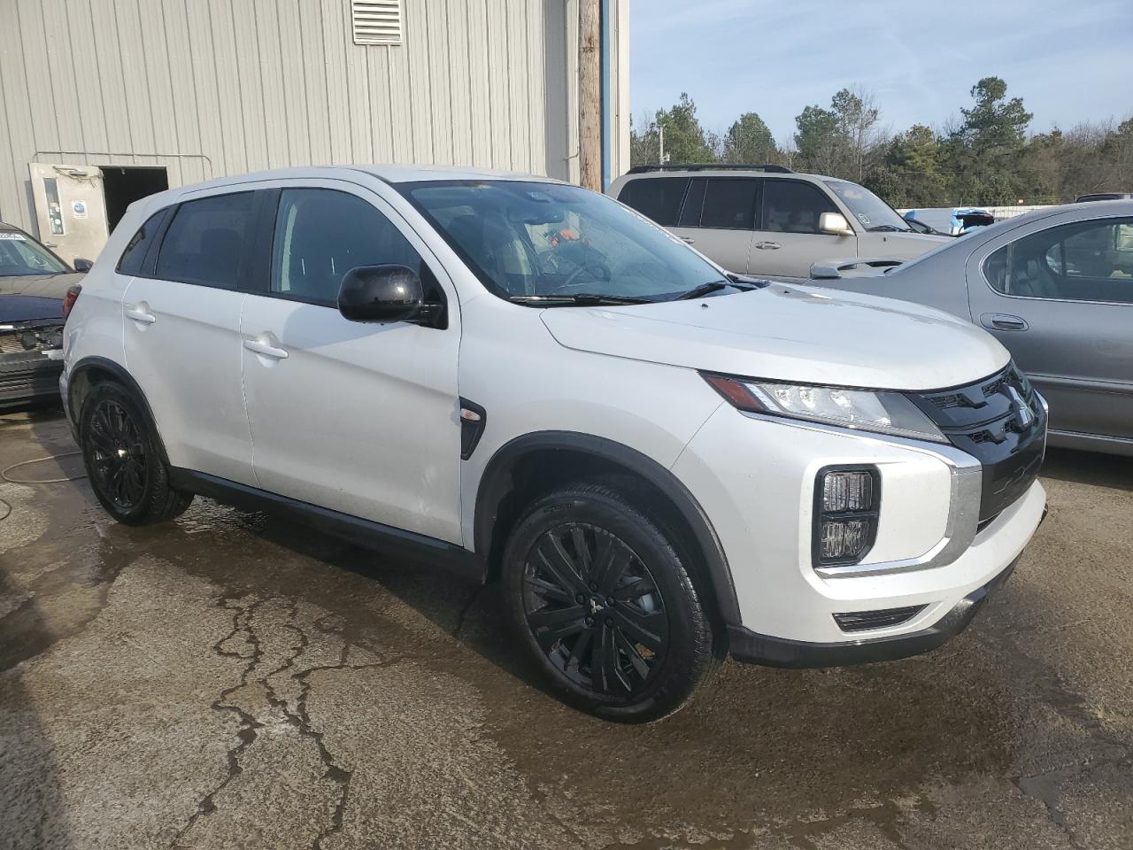 Автомобиль MITSUBISHI OUTLANDER SPORT SE 2023 | GrandCar Автомобиль MITSUBISHI OUTLANDER SPORT SE 2023 | GrandCar