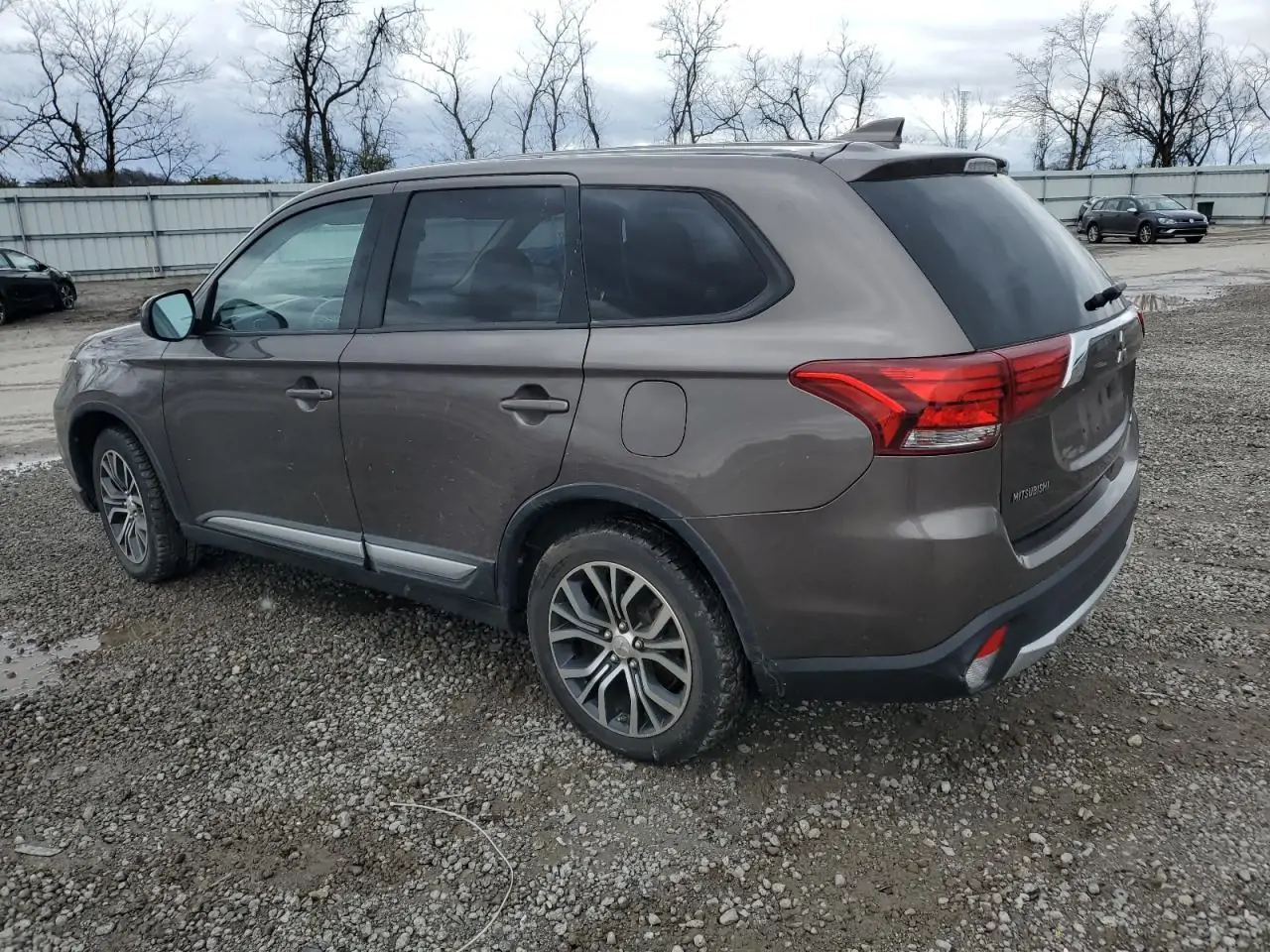Автомобіль MITSUBISHI OUTLANDER ES 2017 | GrandCar Автомобіль MITSUBISHI OUTLANDER ES 2017 | GrandCar