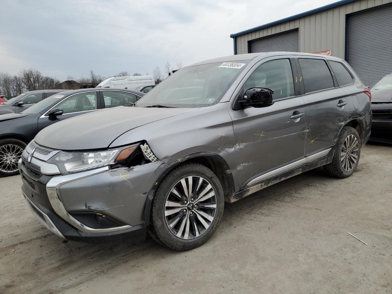 Автомобіль MITSUBISHI OUTLANDER SE 2020 | GrandCar Автомобіль MITSUBISHI OUTLANDER SE 2020 | GrandCar