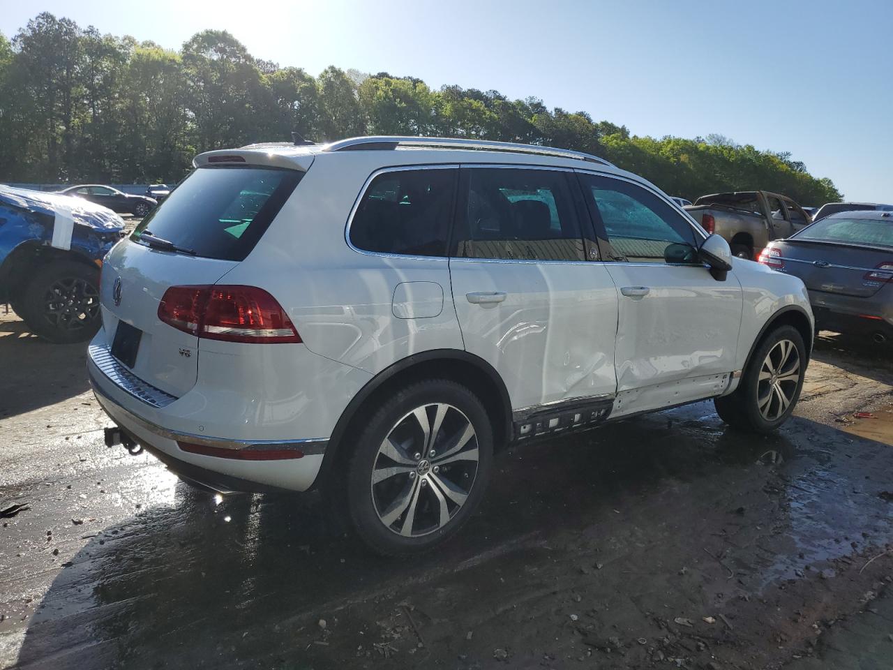 Автомобиль VOLKSWAGEN TOUAREG WOLFSBURG 2017 | GrandCar Автомобиль VOLKSWAGEN TOUAREG WOLFSBURG 2017 | GrandCar