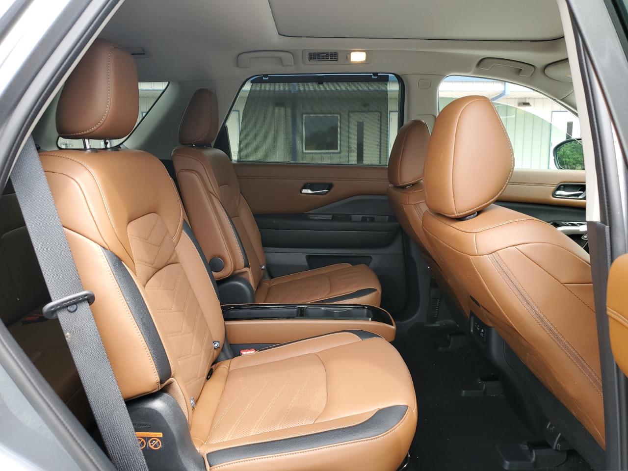 Автомобіль NISSAN PATHFINDER PLATINUM 2023 | GrandCar Автомобіль NISSAN PATHFINDER PLATINUM 2023 | GrandCar
