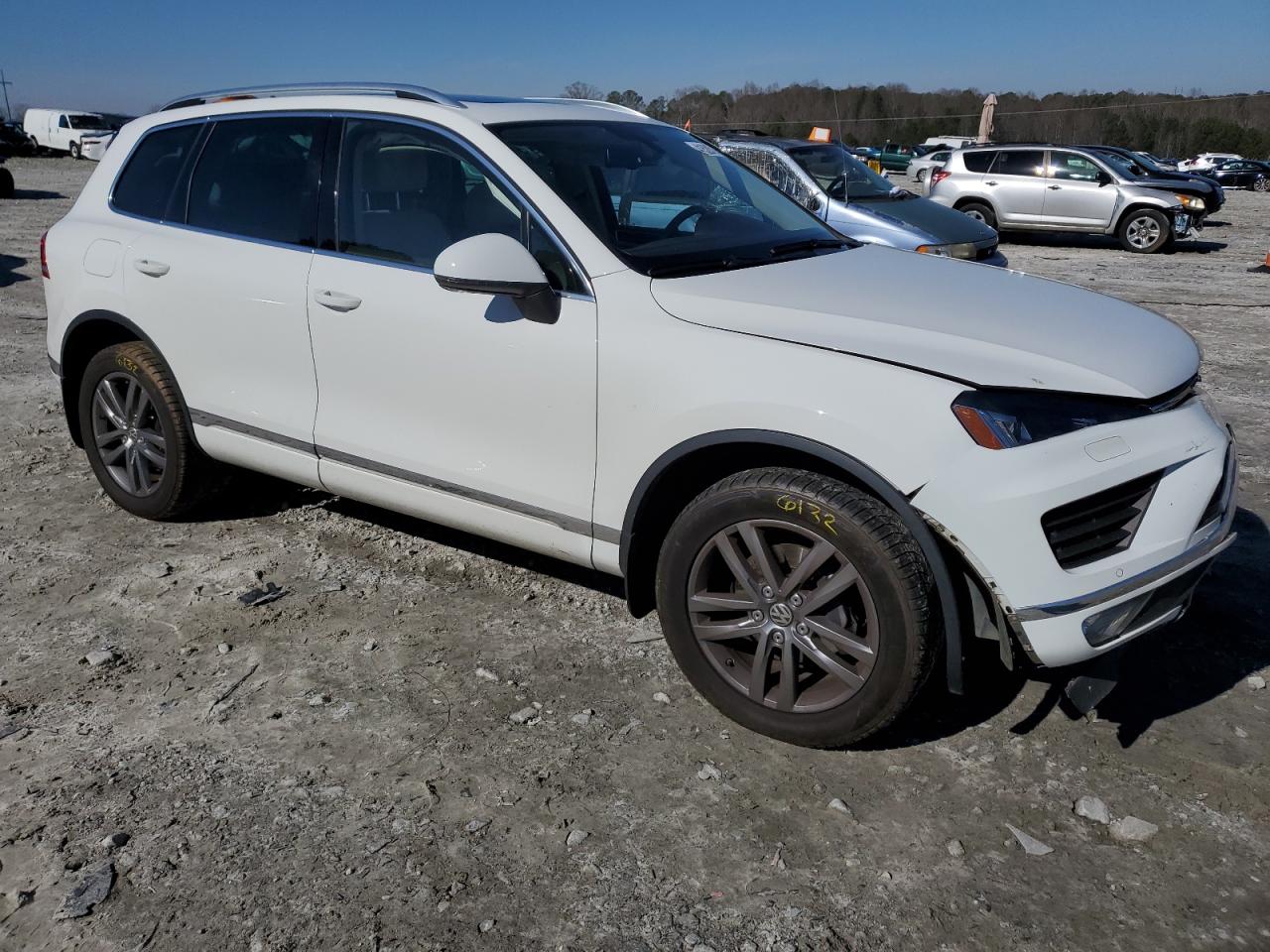 Автомобиль VOLKSWAGEN TOUAREG V6 2015 | GrandCar Автомобиль VOLKSWAGEN TOUAREG V6 2015 | GrandCar