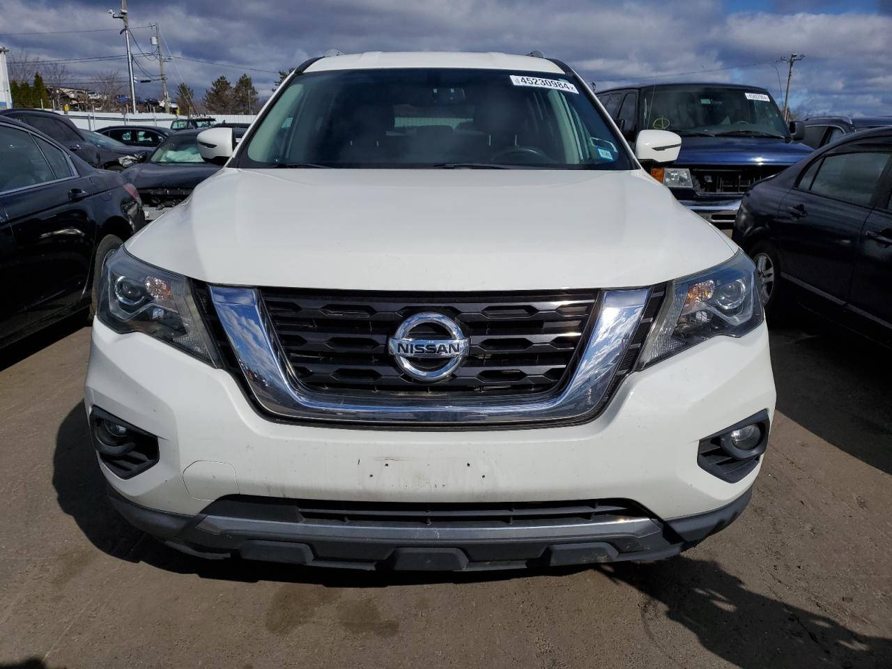 Автомобиль NISSAN PATHFINDER SV 2017 | GrandCar Автомобиль NISSAN PATHFINDER SV 2017 | GrandCar