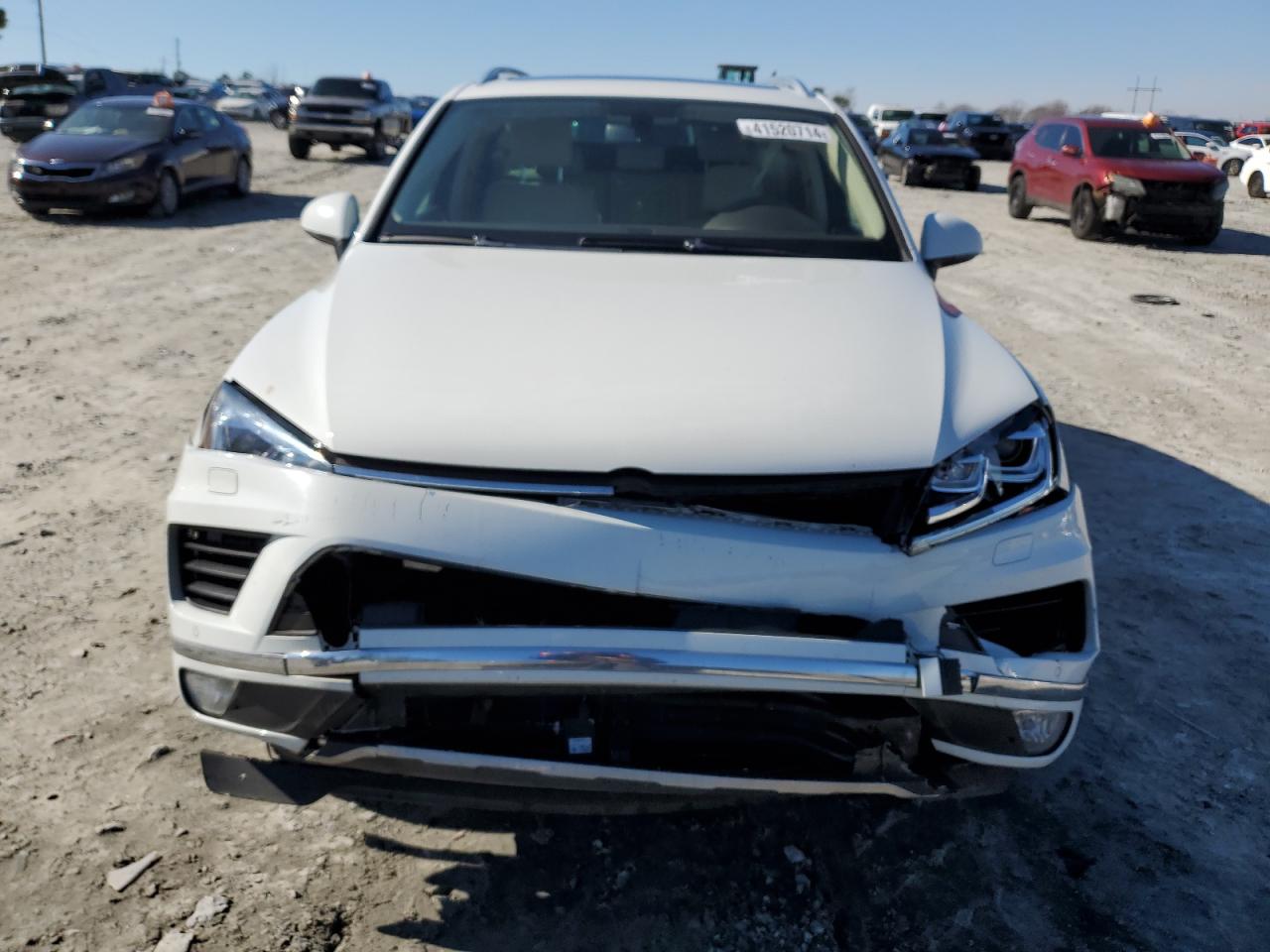 Автомобиль VOLKSWAGEN TOUAREG V6 2015 | GrandCar Автомобиль VOLKSWAGEN TOUAREG V6 2015 | GrandCar
