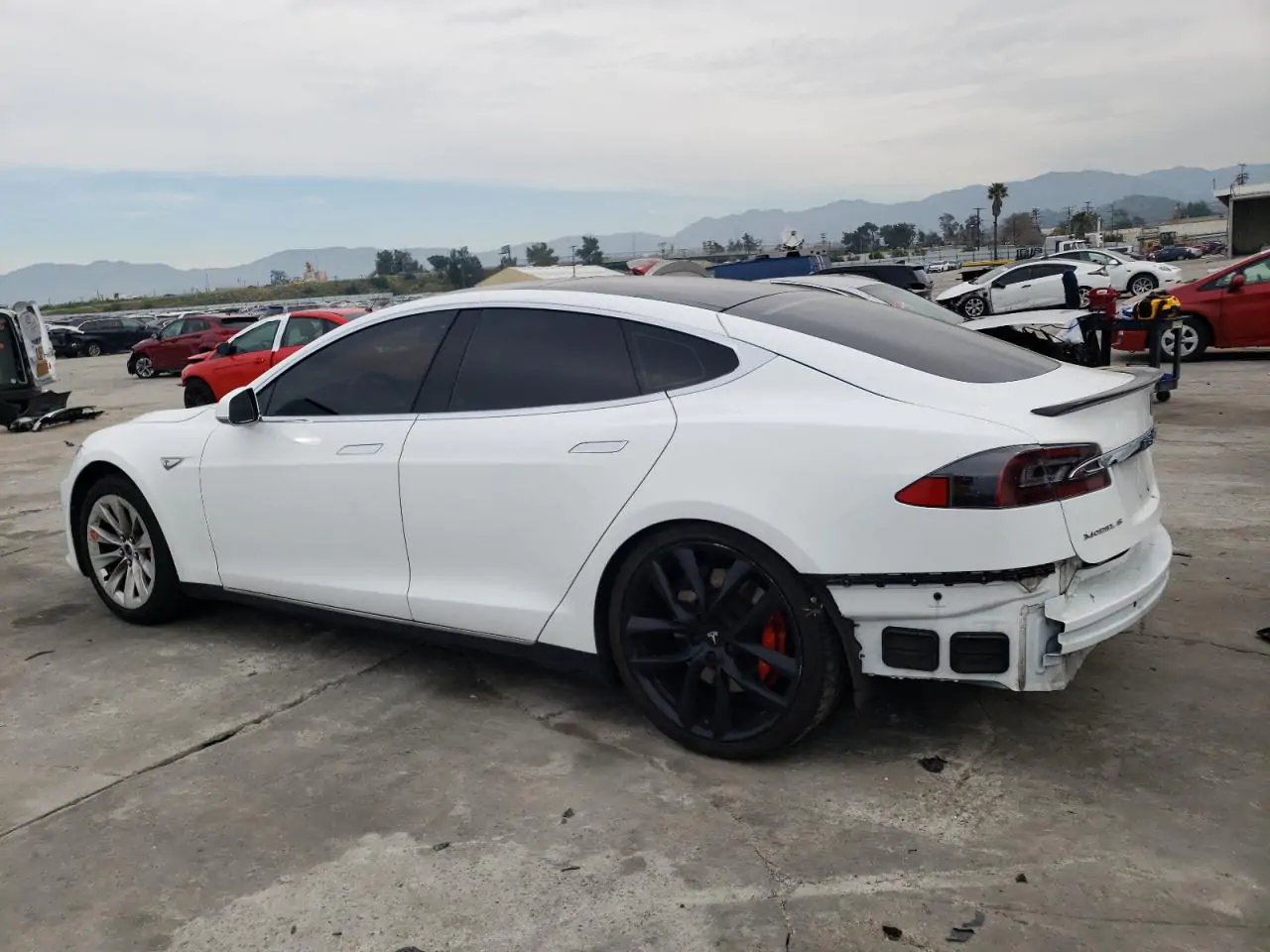 Автомобиль TESLA MODEL S 2015 | GrandCar Автомобиль TESLA MODEL S 2015 | GrandCar