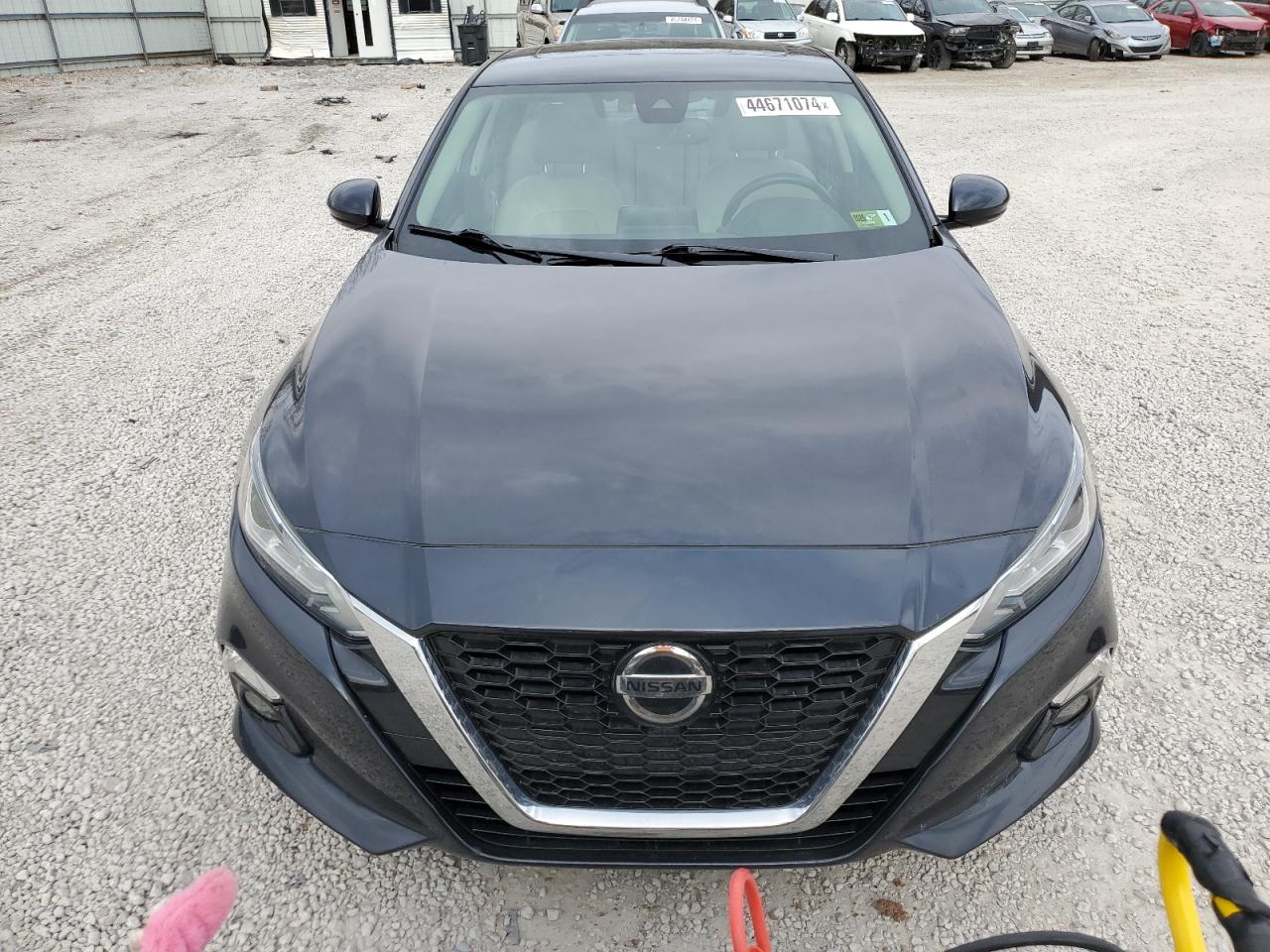 Автомобіль NISSAN ALTIMA SL 2019 | GrandCar Автомобіль NISSAN ALTIMA SL 2019 | GrandCar