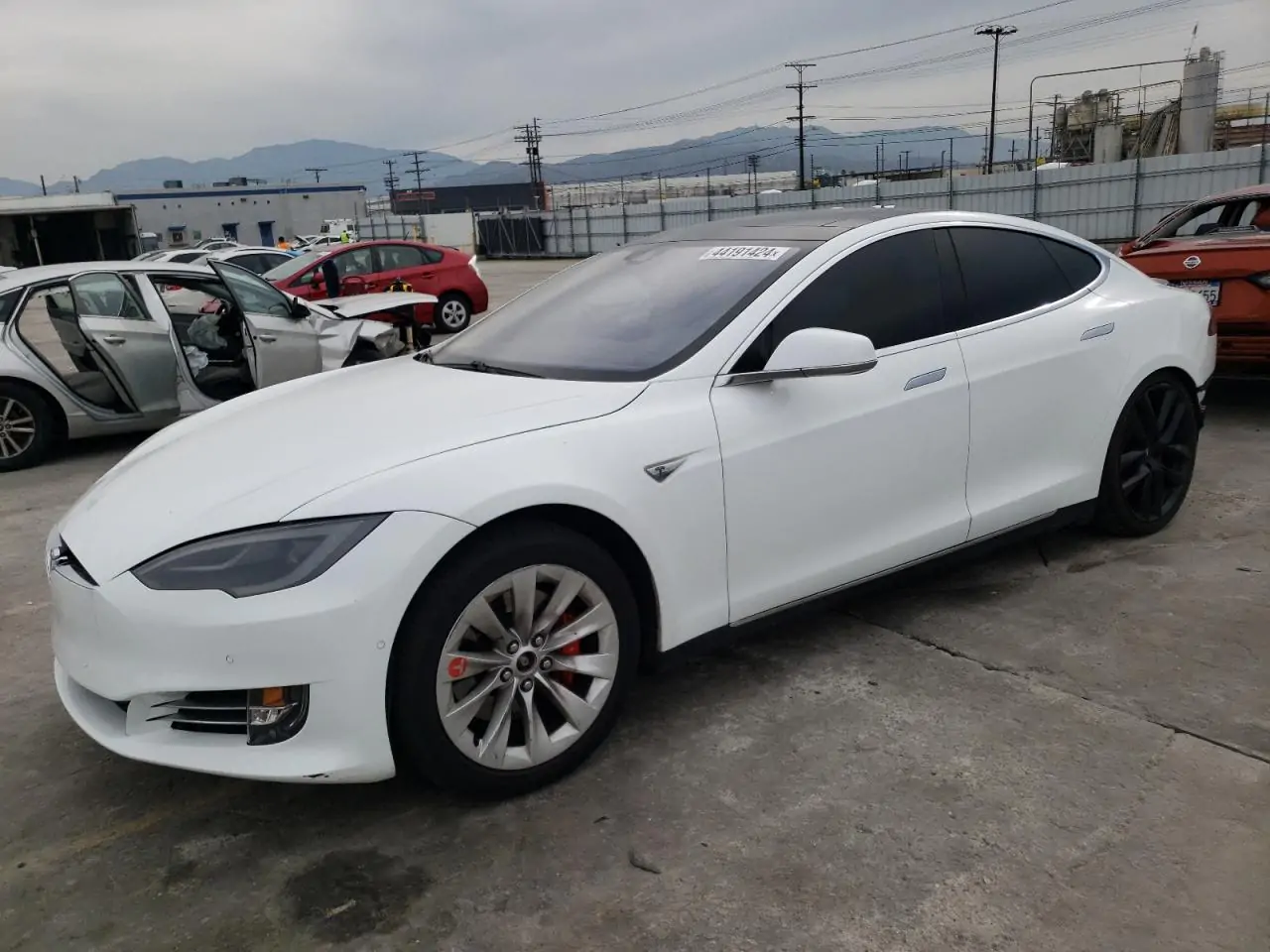 Автомобиль TESLA MODEL S 2015 | GrandCar Автомобиль TESLA MODEL S 2015 | GrandCar