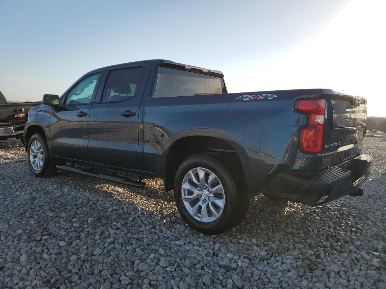 Автомобиль CHEVROLET SILVERADO LTD K1500 CUSTOM 2022 | GrandCar Автомобиль CHEVROLET SILVERADO LTD K1500 CUSTOM 2022 | GrandCar