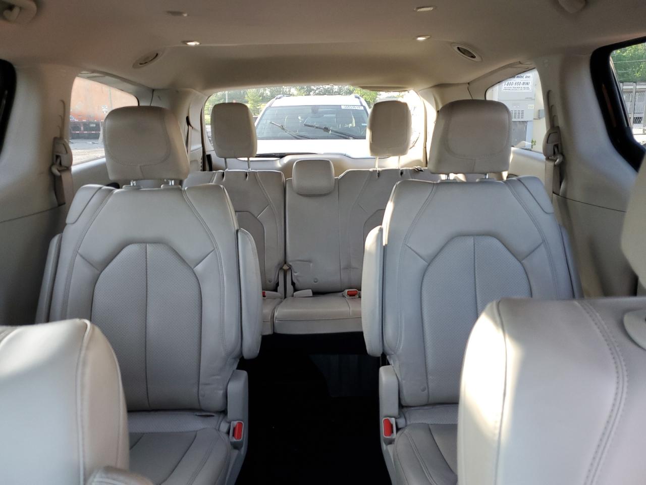 Автомобиль CHRYSLER VOYAGER LXI 2021 | GrandCar Автомобиль CHRYSLER VOYAGER LXI 2021 | GrandCar