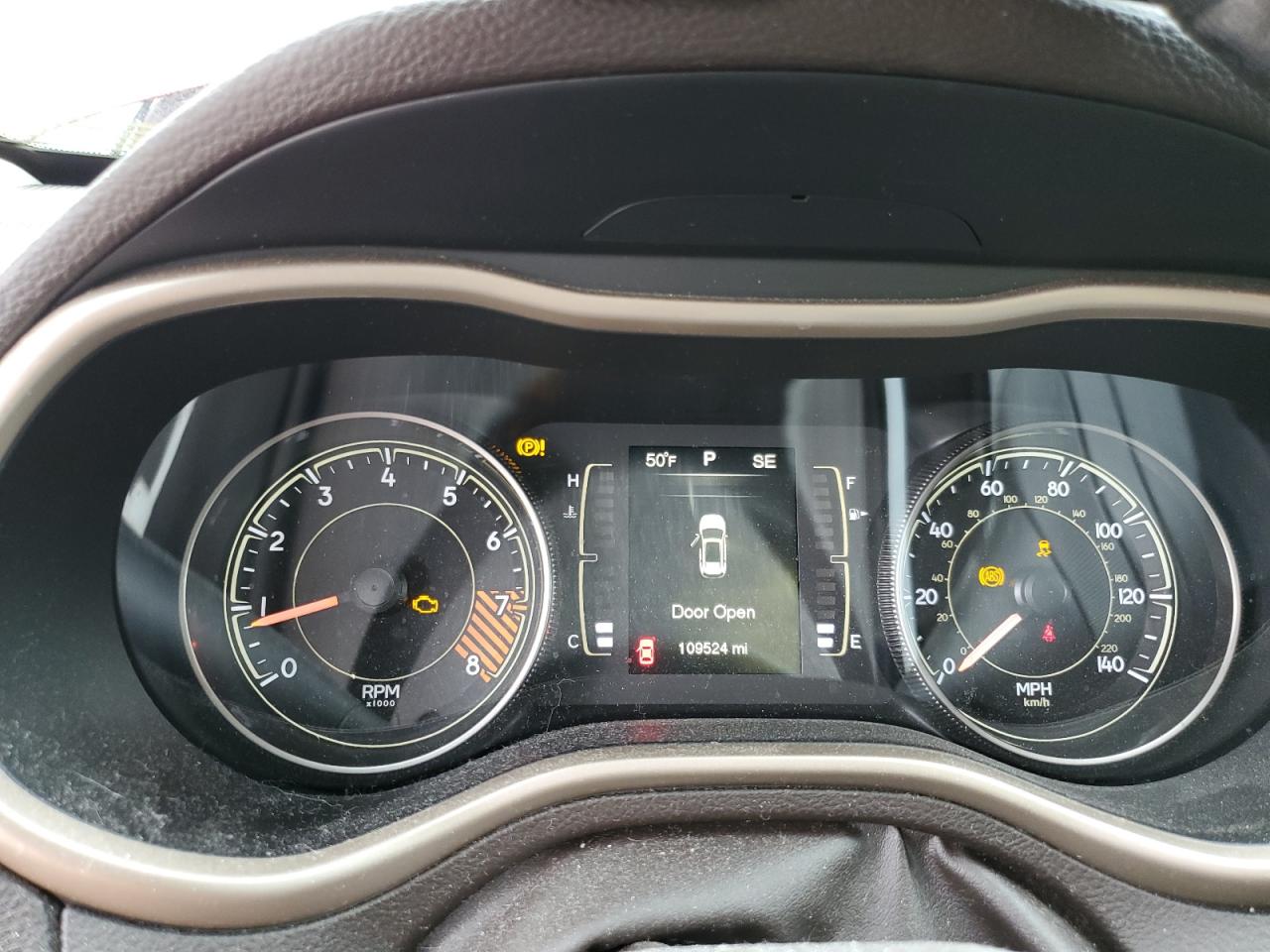 Автомобиль JEEP CHEROKEE LATITUDE 2014 | GrandCar Автомобиль JEEP CHEROKEE LATITUDE 2014 | GrandCar