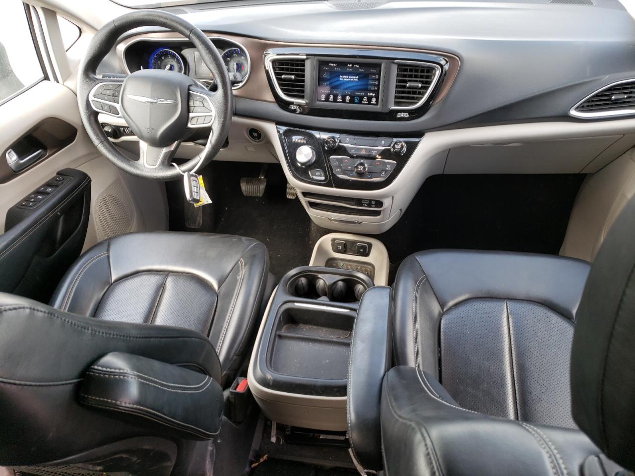 Автомобиль CHRYSLER VOYAGER LXI 2020 | GrandCar Автомобиль CHRYSLER VOYAGER LXI 2020 | GrandCar