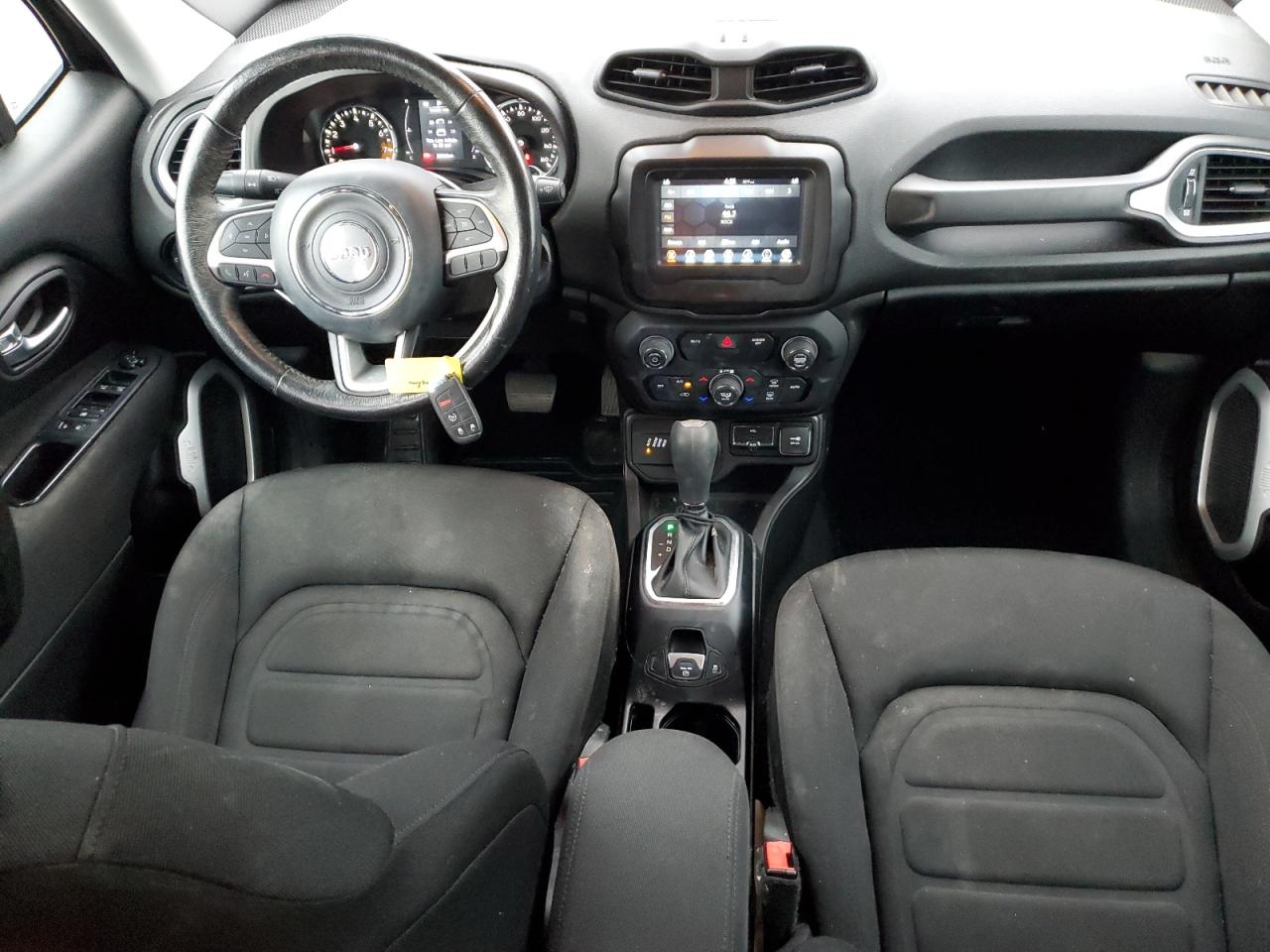 Автомобіль JEEP RENEGADE LATITUDE 2018 | GrandCar Автомобіль JEEP RENEGADE LATITUDE 2018 | GrandCar