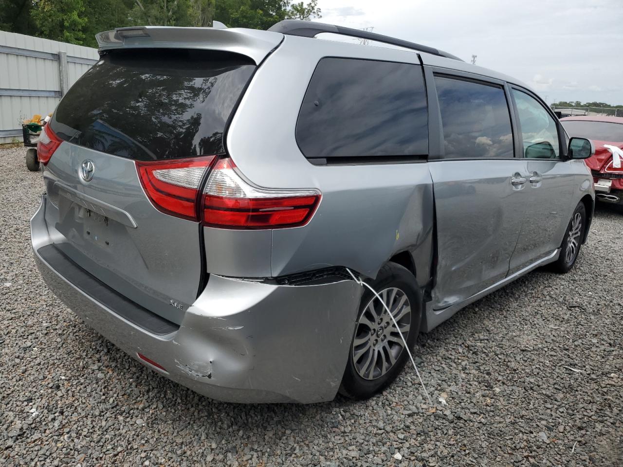 Автомобіль TOYOTA SIENNA XLE 2019 | GrandCar Автомобіль TOYOTA SIENNA XLE 2019 | GrandCar
