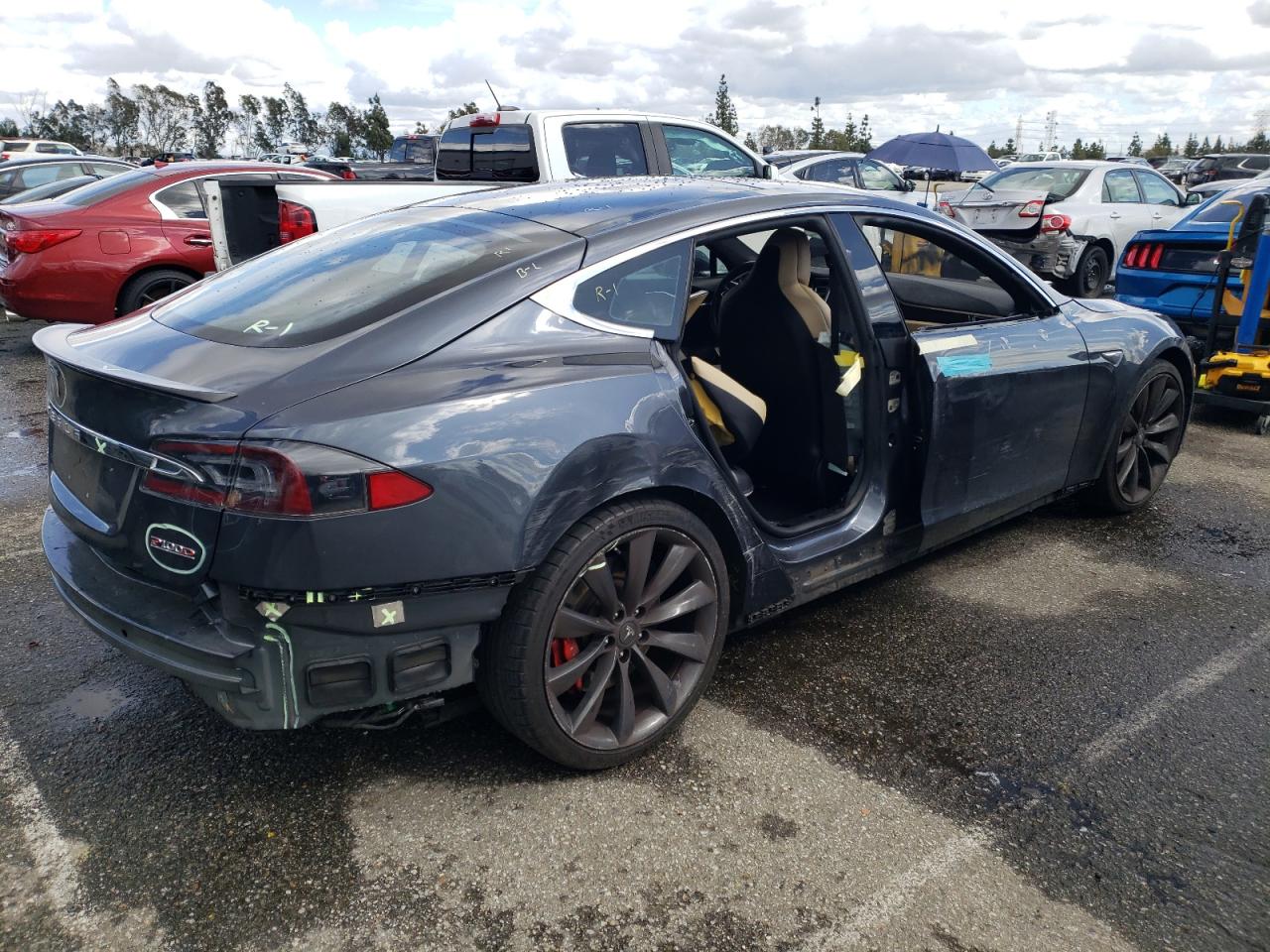 Автомобиль TESLA MODEL S 2016 | GrandCar Автомобиль TESLA MODEL S 2016 | GrandCar