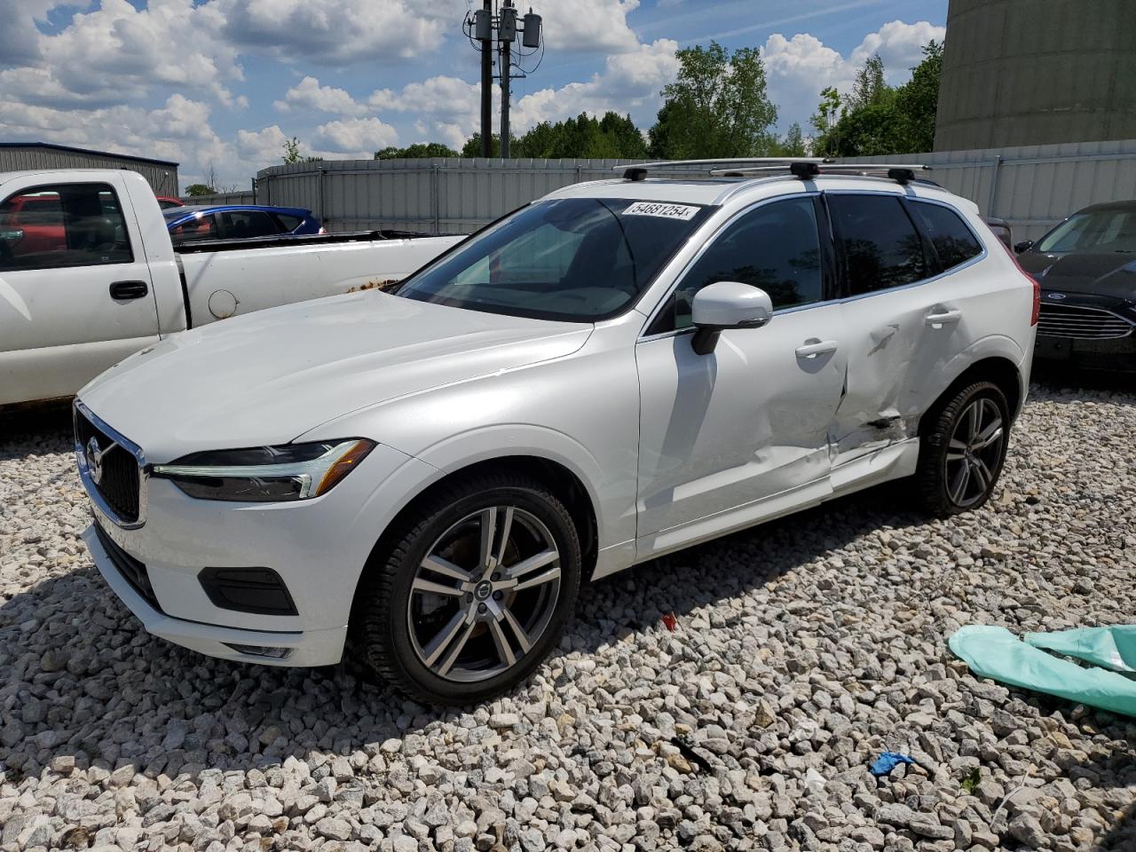 Автомобіль VOLVO XC60 T6 MOMENTUM 2021 | GrandCar Автомобіль VOLVO XC60 T6 MOMENTUM 2021 | GrandCar