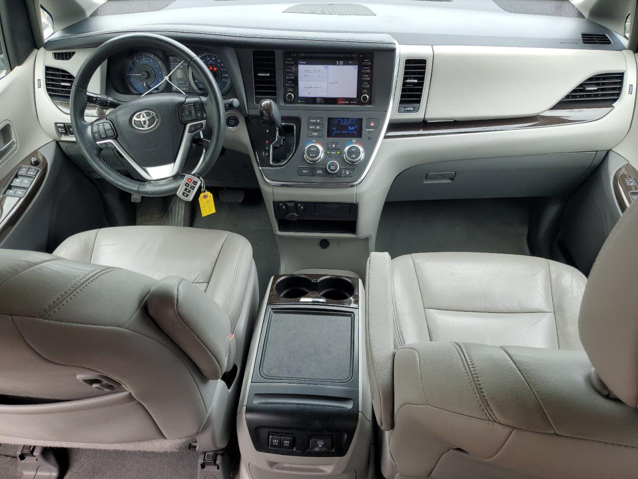 Автомобіль TOYOTA SIENNA XLE 2019 | GrandCar Автомобіль TOYOTA SIENNA XLE 2019 | GrandCar