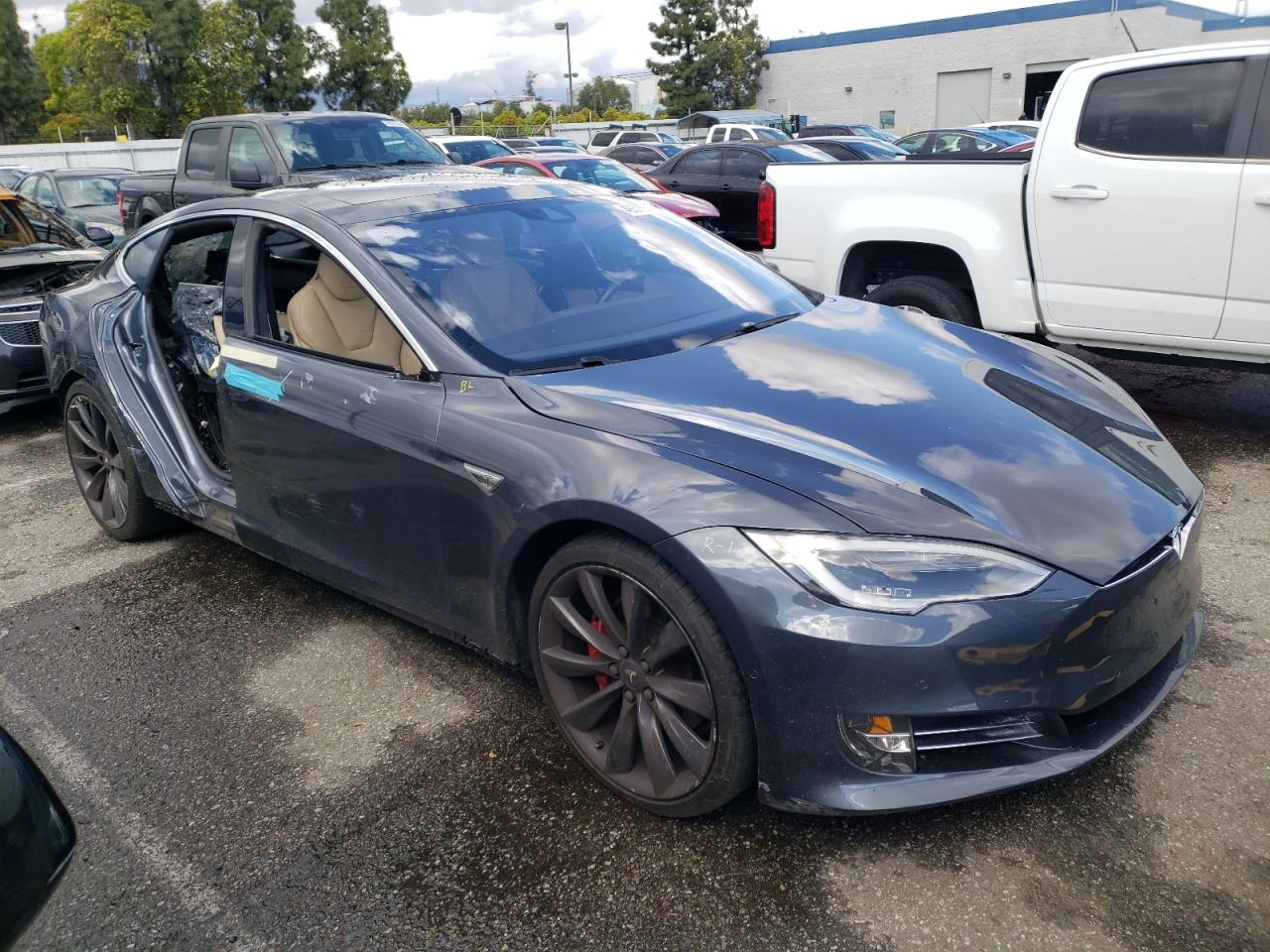 Автомобиль TESLA MODEL S 2016 | GrandCar Автомобиль TESLA MODEL S 2016 | GrandCar